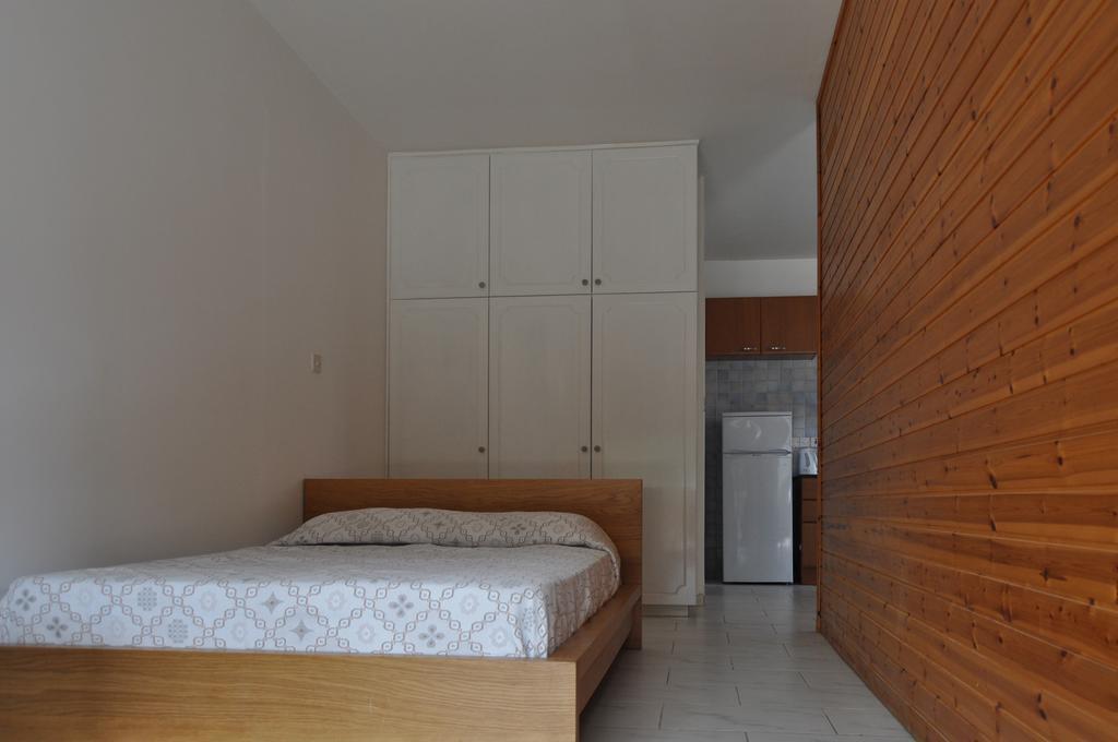 Royal Sunset Studios & Apartments Limassol Eksteriør billede