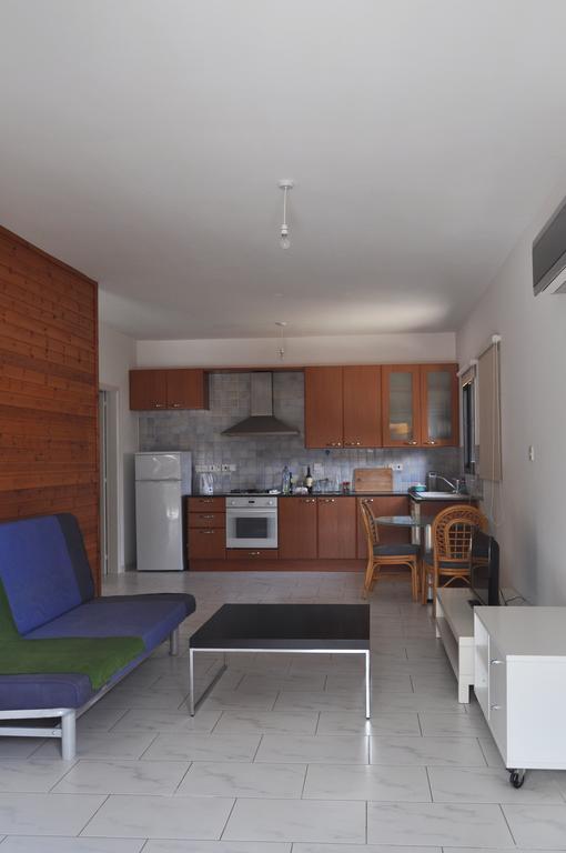 Royal Sunset Studios & Apartments Limassol Eksteriør billede