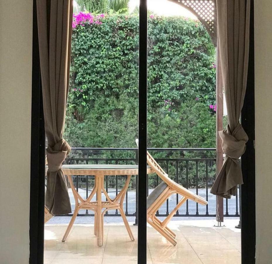 Royal Sunset Studios & Apartments Limassol Eksteriør billede